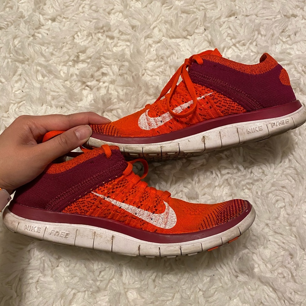 FREE RUNS // nike